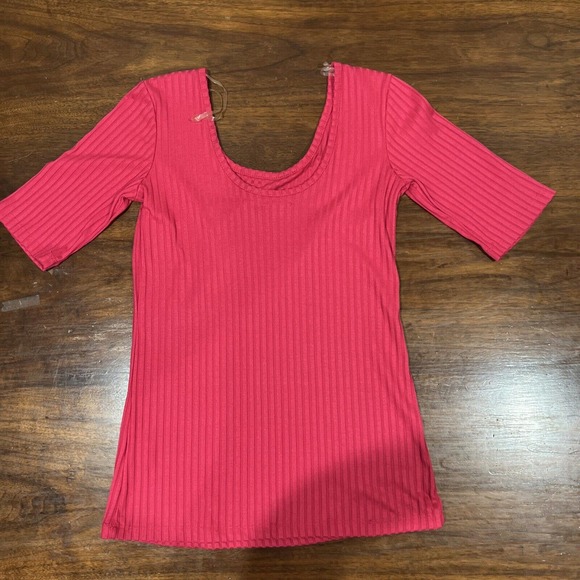 Decree Top Women’s‎ Medium Hot Pink Short Sleeve Scoop Neck Ribbed Stretch Top - Picture 9 of 14